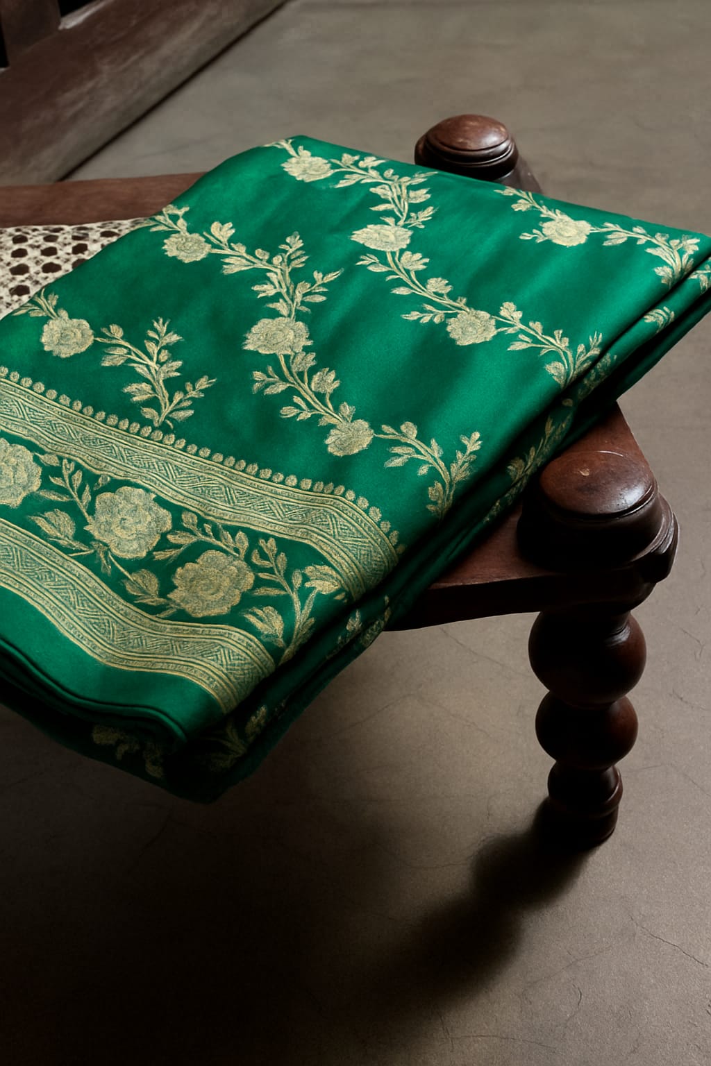 Banarasi soft Mashru silk saree with traditional zari work Designer wedding & festive wear saree for Women’s