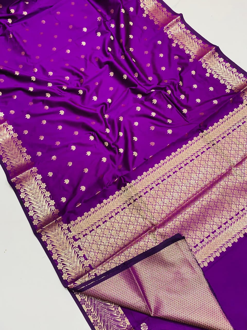 Purple Banarasi Silk Saree with Intricate Golden Zari Weaving