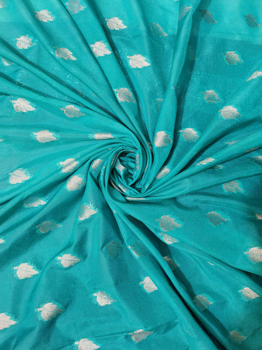 Elegant Georgette Silk Saree with Intricate Zari Work