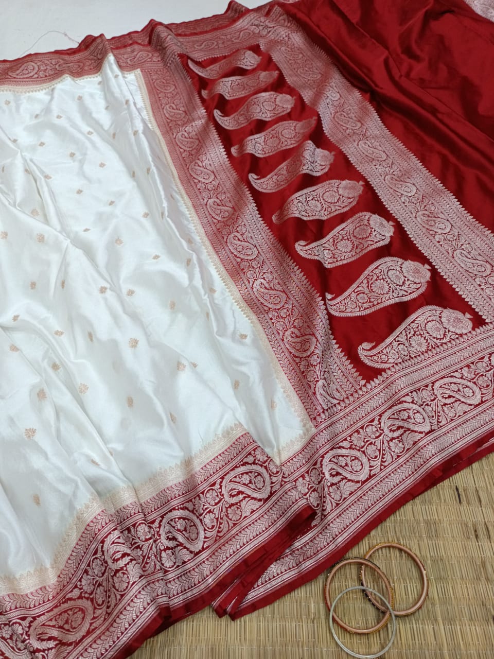 Elegance in Every Thread: The Classic Red & White Banarasi Silk Saree by Kashiratnam