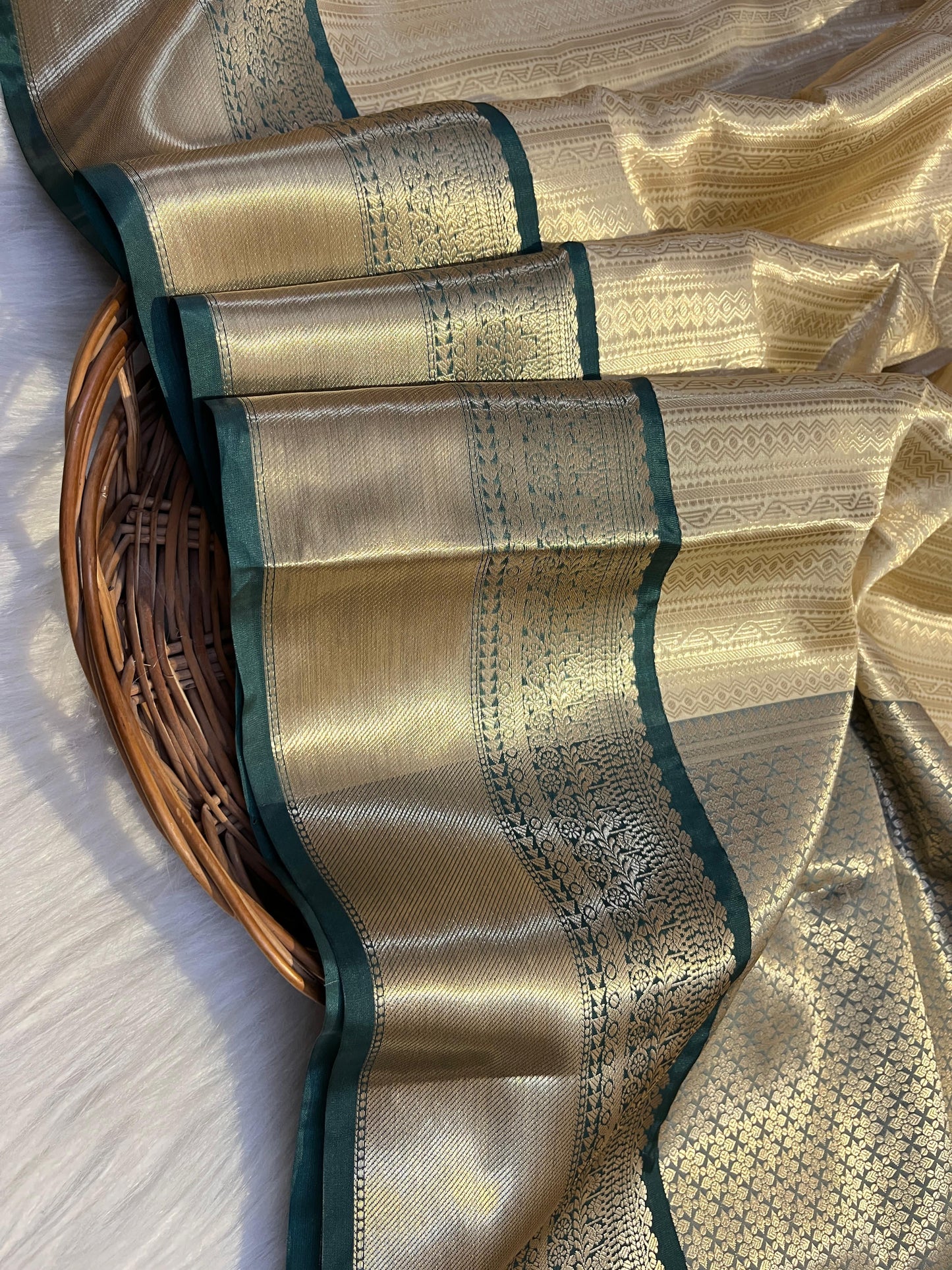 Elegant Golden Tissue Silk Saree with Rich Zari Border & Shimmer Finish – Kashiratnam Exclusive